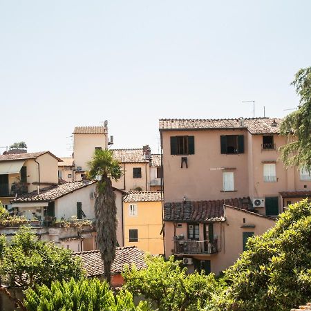 Appartamento Pollock Attic In Historic City Center Lucca Esterno foto