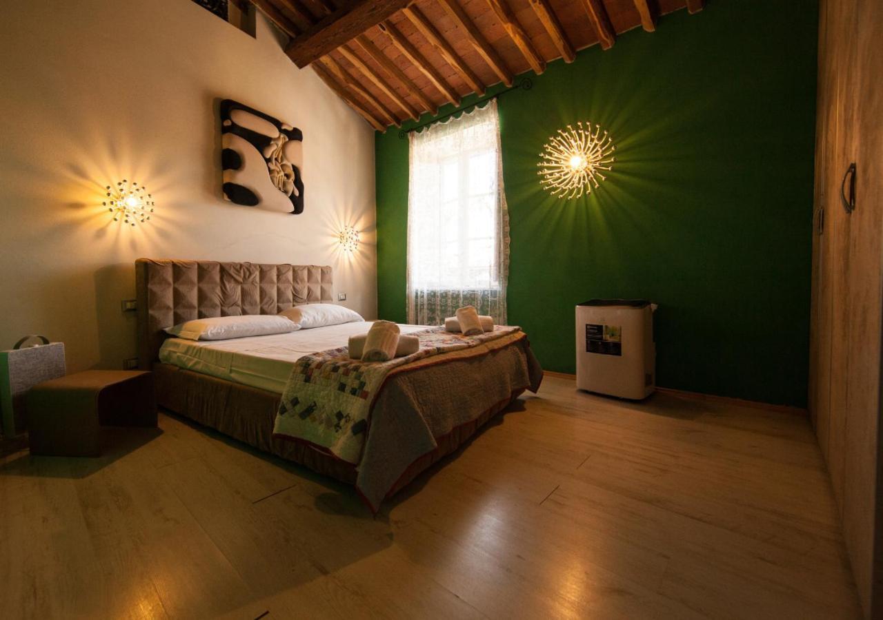 Appartamento Pollock Attic In Historic City Center Lucca Esterno foto