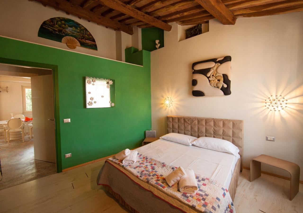 Appartamento Pollock Attic In Historic City Center Lucca Esterno foto