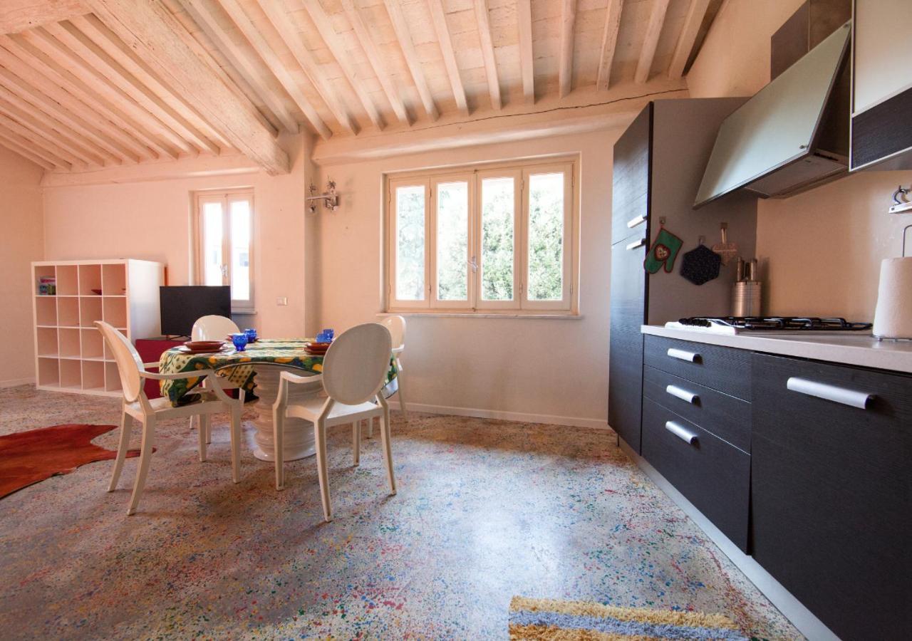 Appartamento Pollock Attic In Historic City Center Lucca Esterno foto