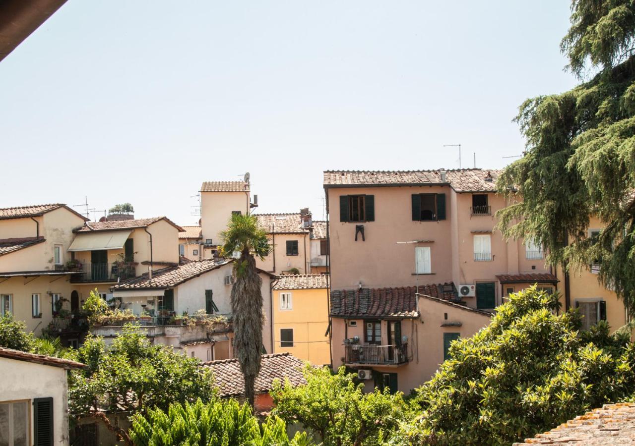 Appartamento Pollock Attic In Historic City Center Lucca Esterno foto